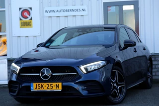 Mercedes-Benz A-Klasse 250 e AMG Line Plug in hybride*Perfect MB Onderh.*BTW*1ste Eig.*Sfeer/ACC/Night/MBUX/Apple Carplay-Android/High Perf. LED Koplamp./Diamond Grille/DAB/Stoelverw./Half Leder/Parkeersens.V+A/18 inch LM*