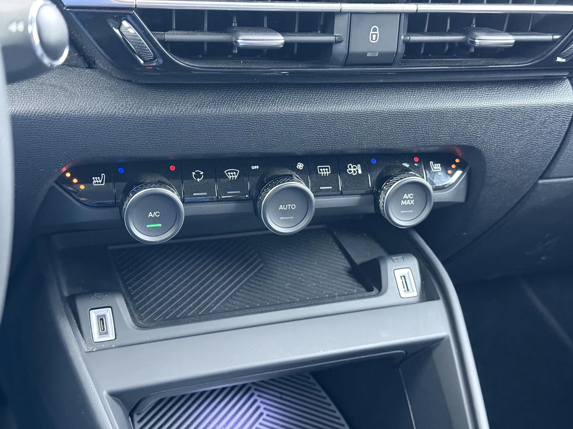 Hoofdafbeelding Citroën ë-C4