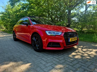 Audi A3 Sportback 35 TFSI S Line black line . Panoramadak . Matrix . 54000 km