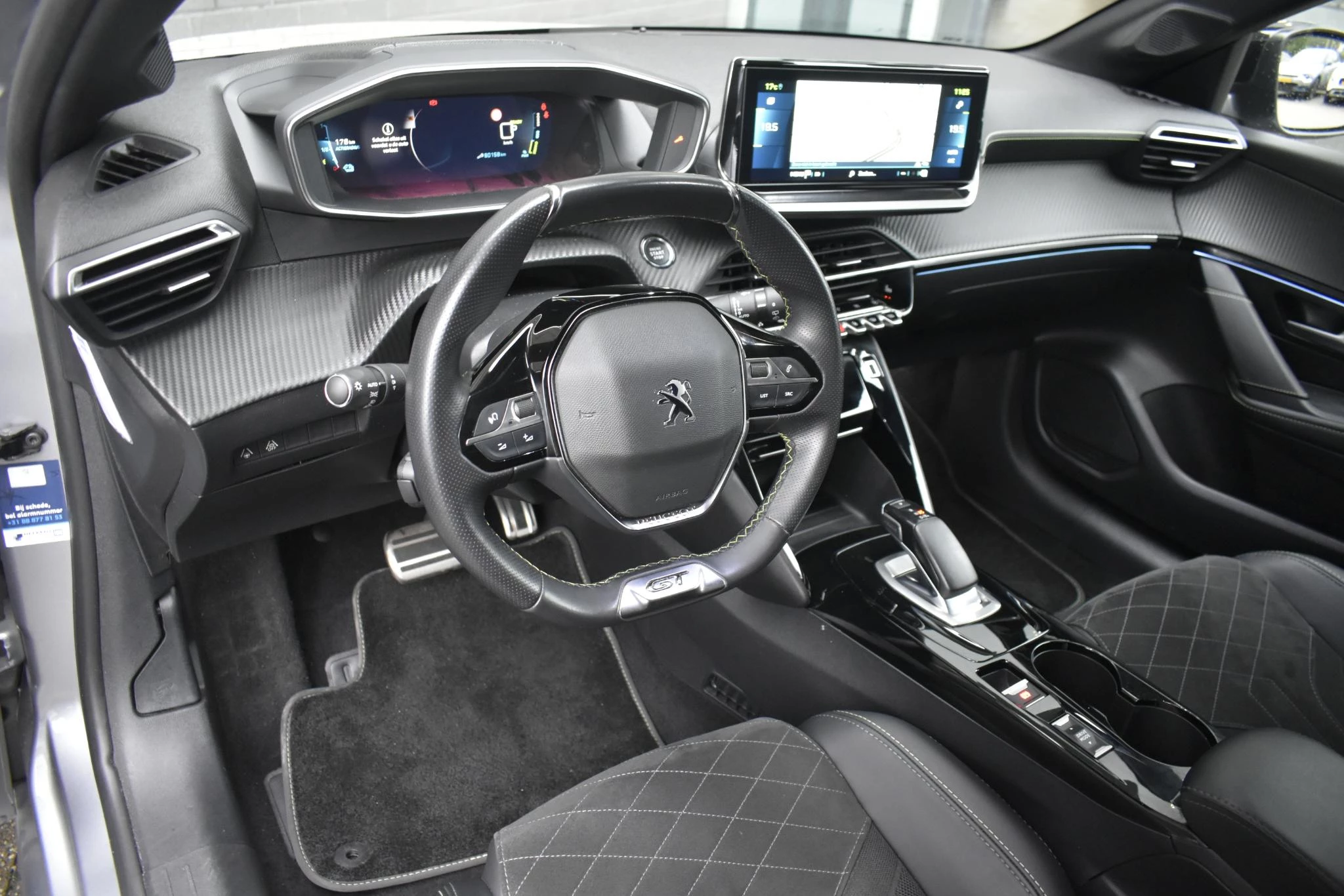 Hoofdafbeelding Peugeot e-208