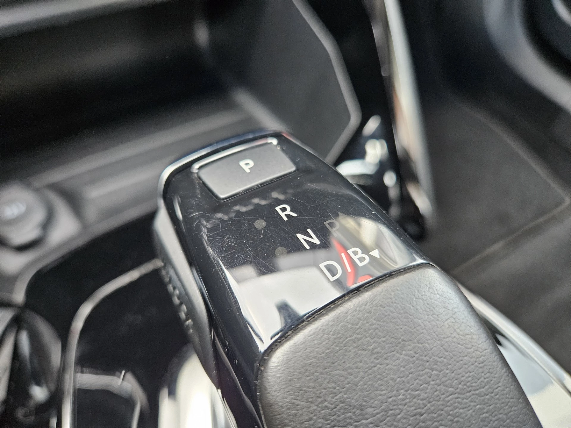 Hoofdafbeelding Peugeot e-2008