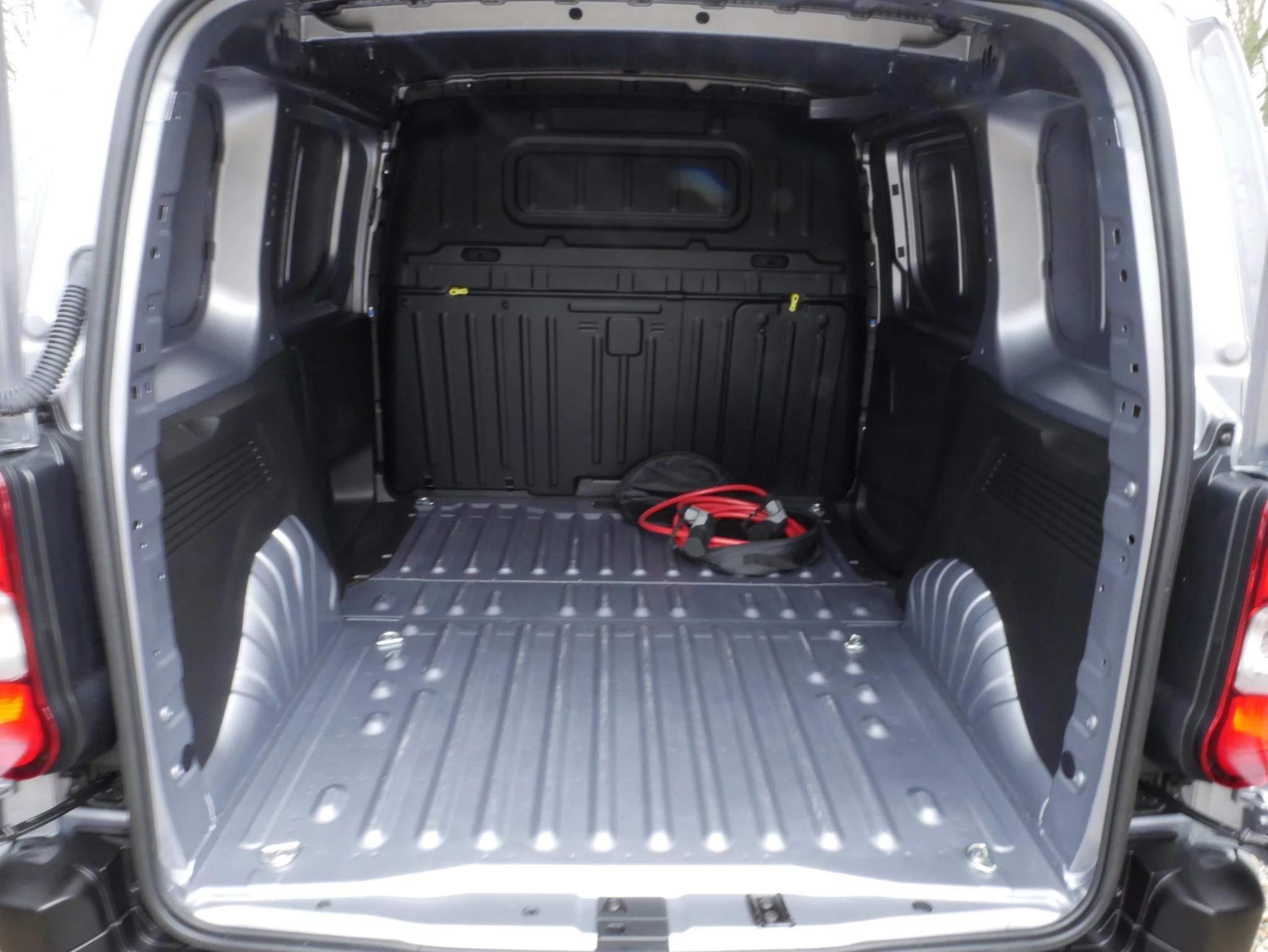 Hoofdafbeelding Peugeot e-Partner