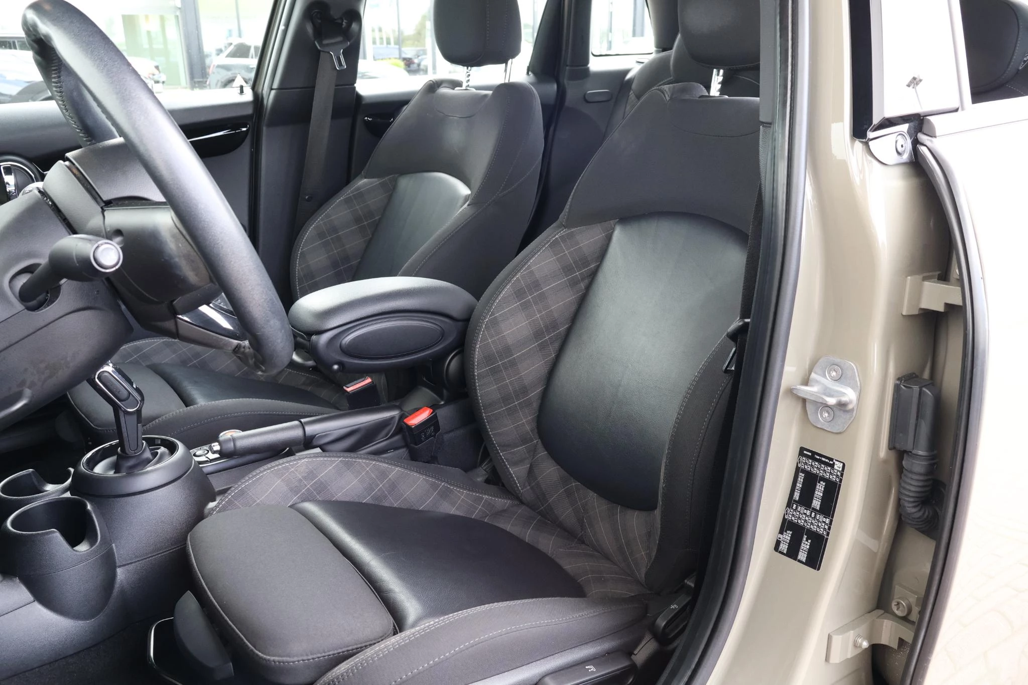 Hoofdafbeelding MINI 5-deurs