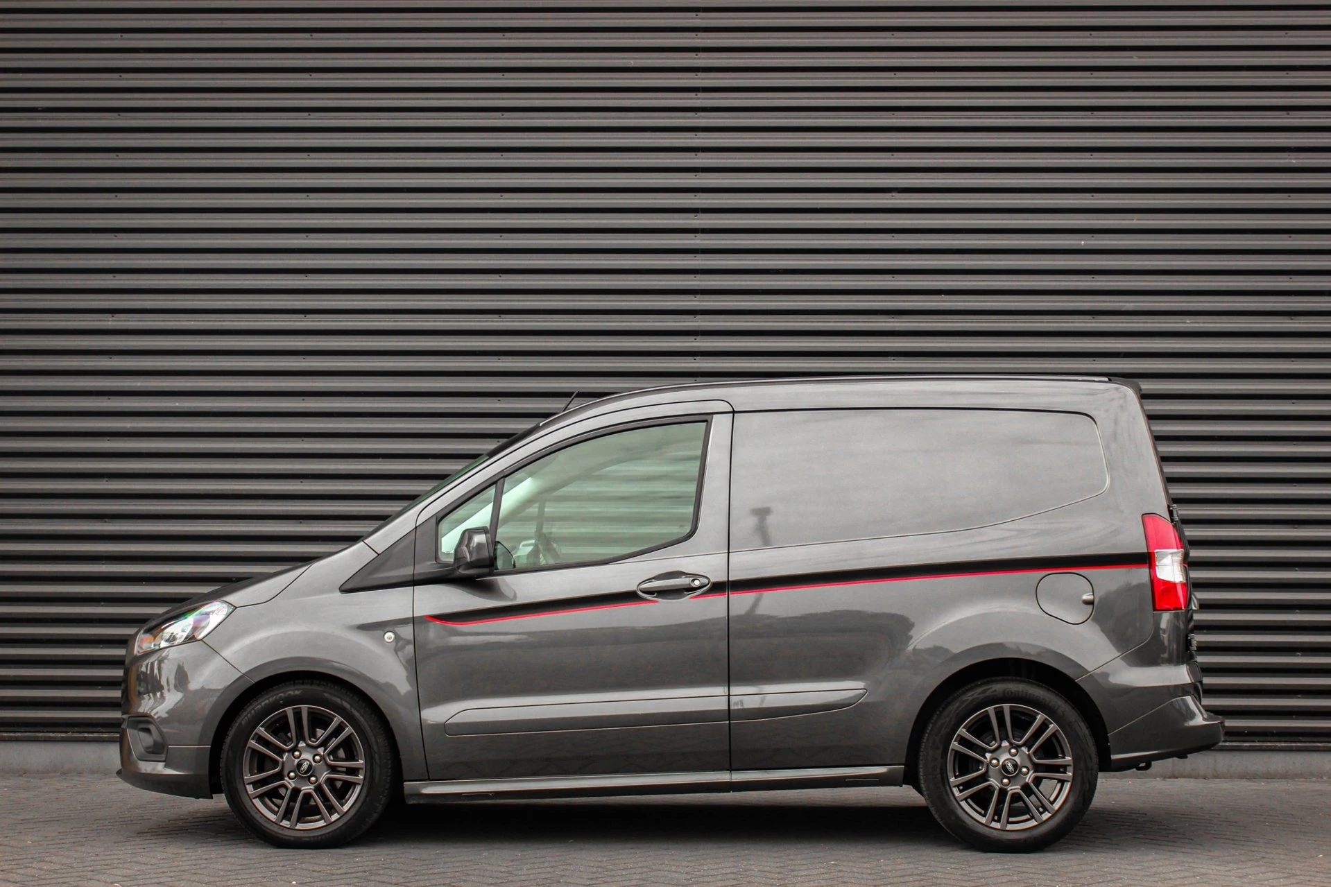 Hoofdafbeelding Ford Transit Courier