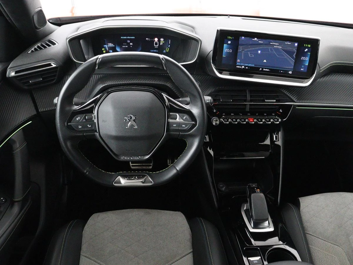 Hoofdafbeelding Peugeot e-2008