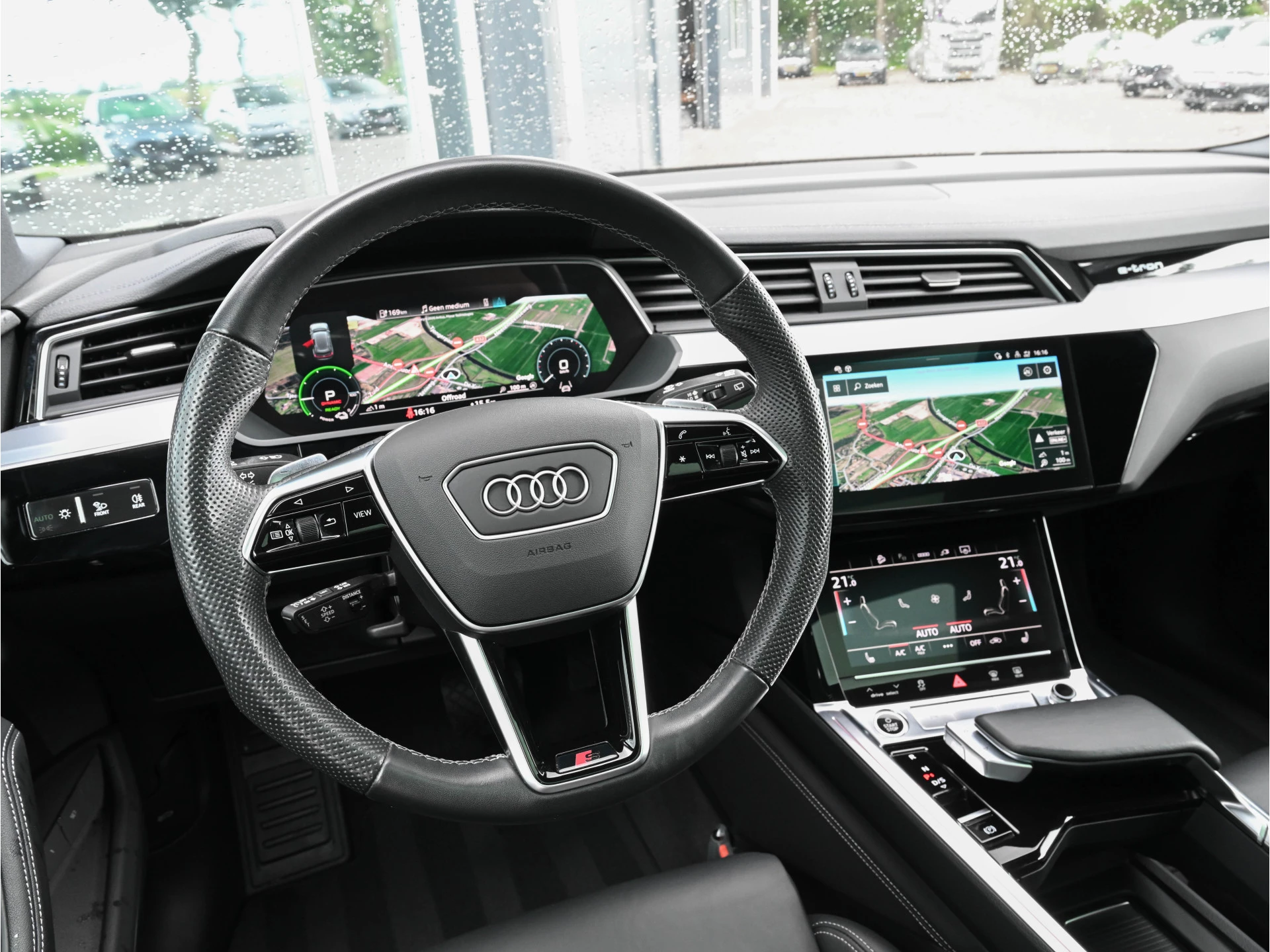 Hoofdafbeelding Audi e-tron