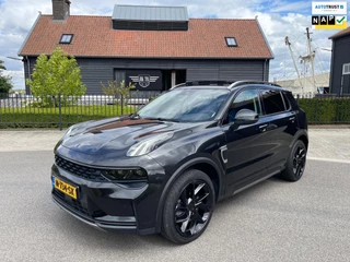 Hoofdafbeelding Lynk & Co 01 Lynk & Co 01 1.5 BLACK-EDITION Pano/dak Apple/Carplay Adaptive/Cruise Camera.