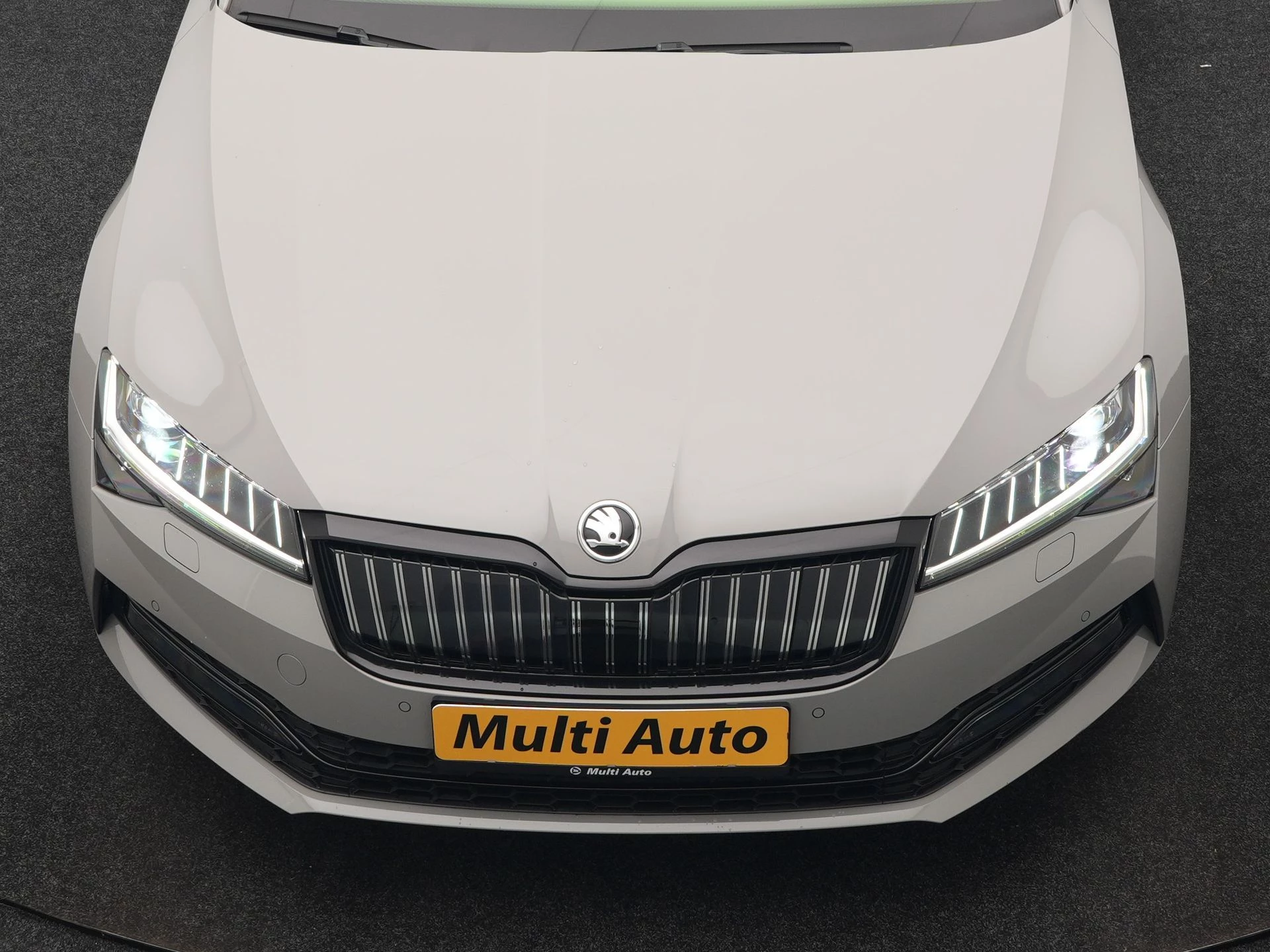 Hoofdafbeelding Škoda Superb