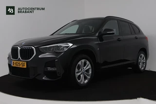 BMW X1 SDrive20i High Executive M Sport (M-PAKKET, STOELVERWARMING, NAVIGATIE, CRUISE CONTROL ADAPTIEF, AUTOMAAT, PARKEERSENSOREN