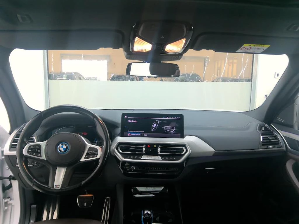 Hoofdafbeelding BMW iX3