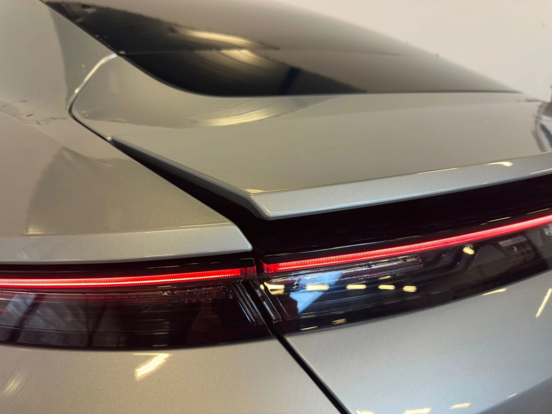 Hoofdafbeelding Porsche Taycan