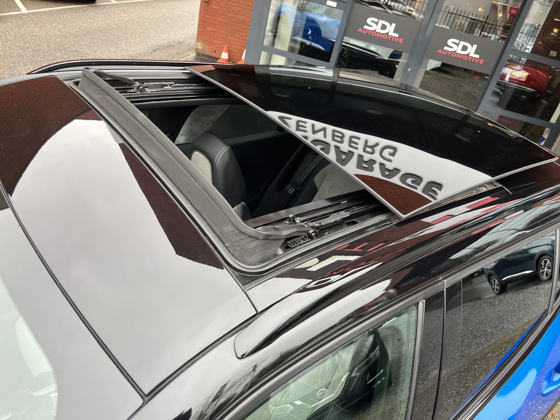 Hoofdafbeelding Peugeot e-2008