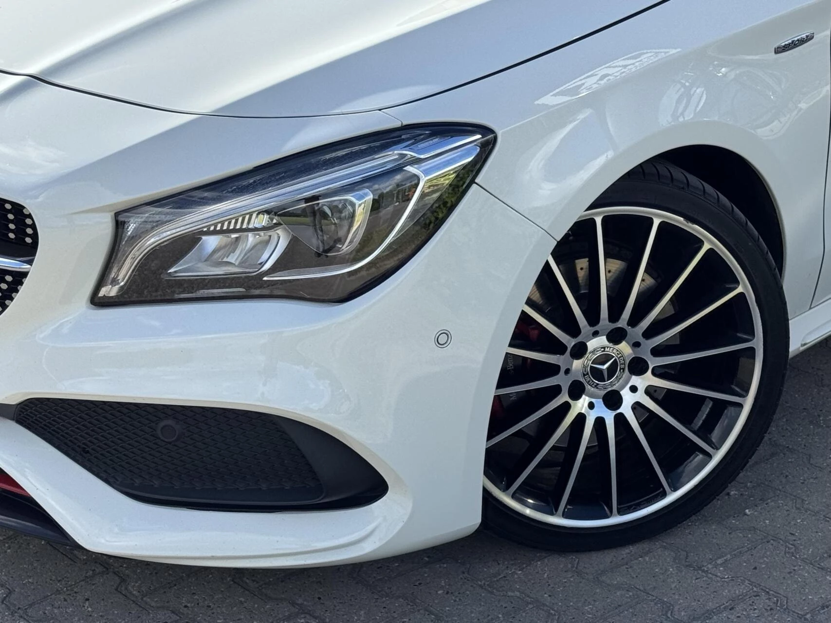 Hoofdafbeelding Mercedes-Benz CLA