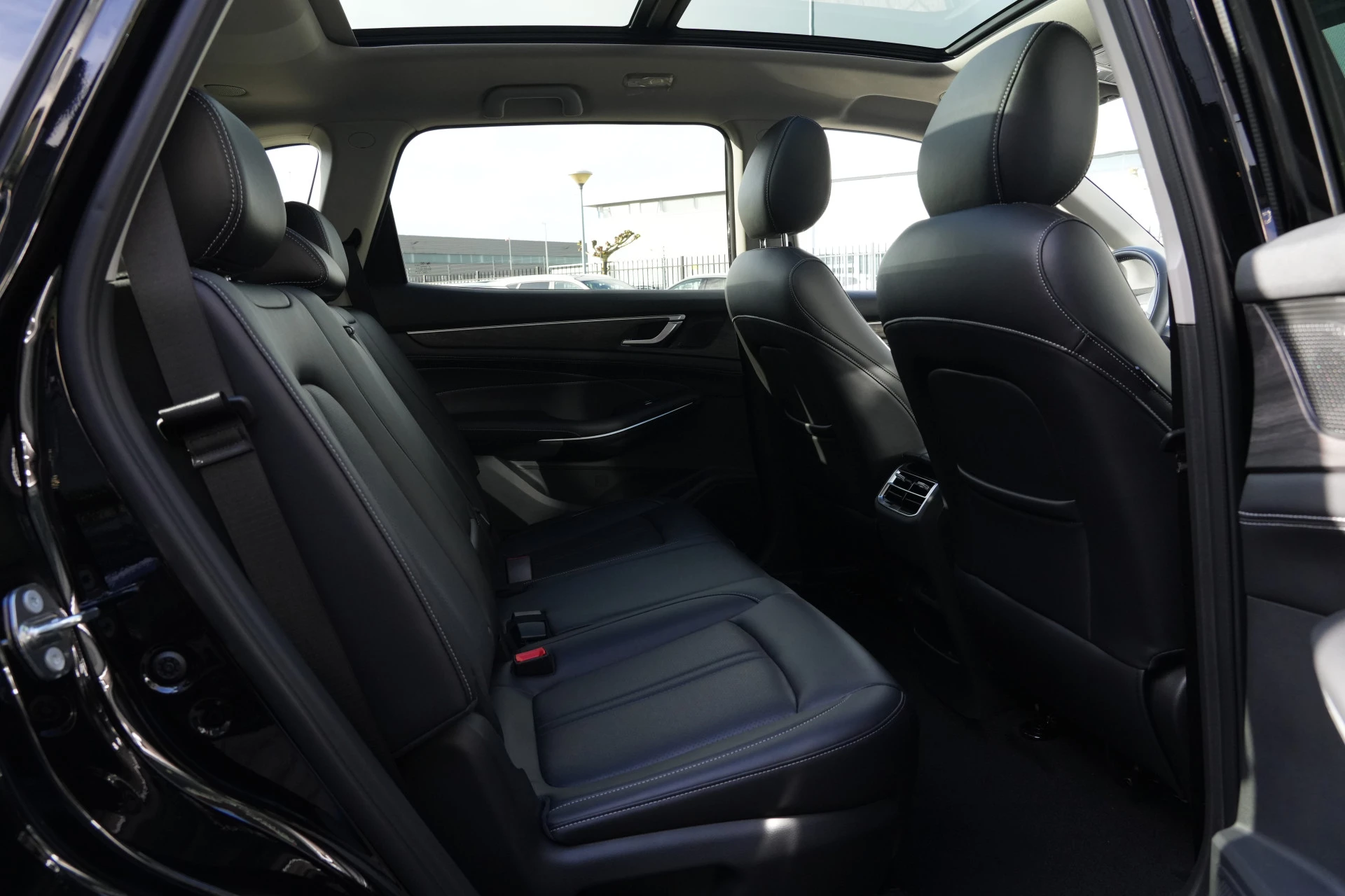 Hoofdafbeelding DFSK E5 PHEV