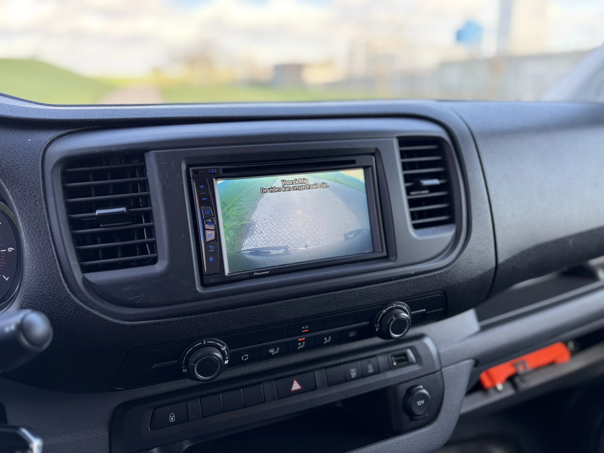 Hoofdafbeelding Peugeot Traveller