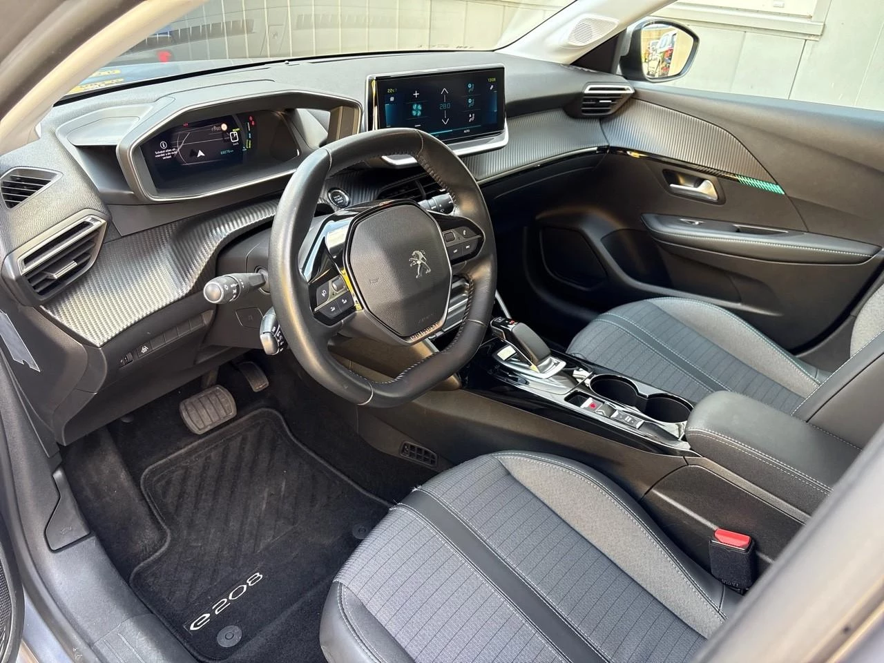 Hoofdafbeelding Peugeot e-208