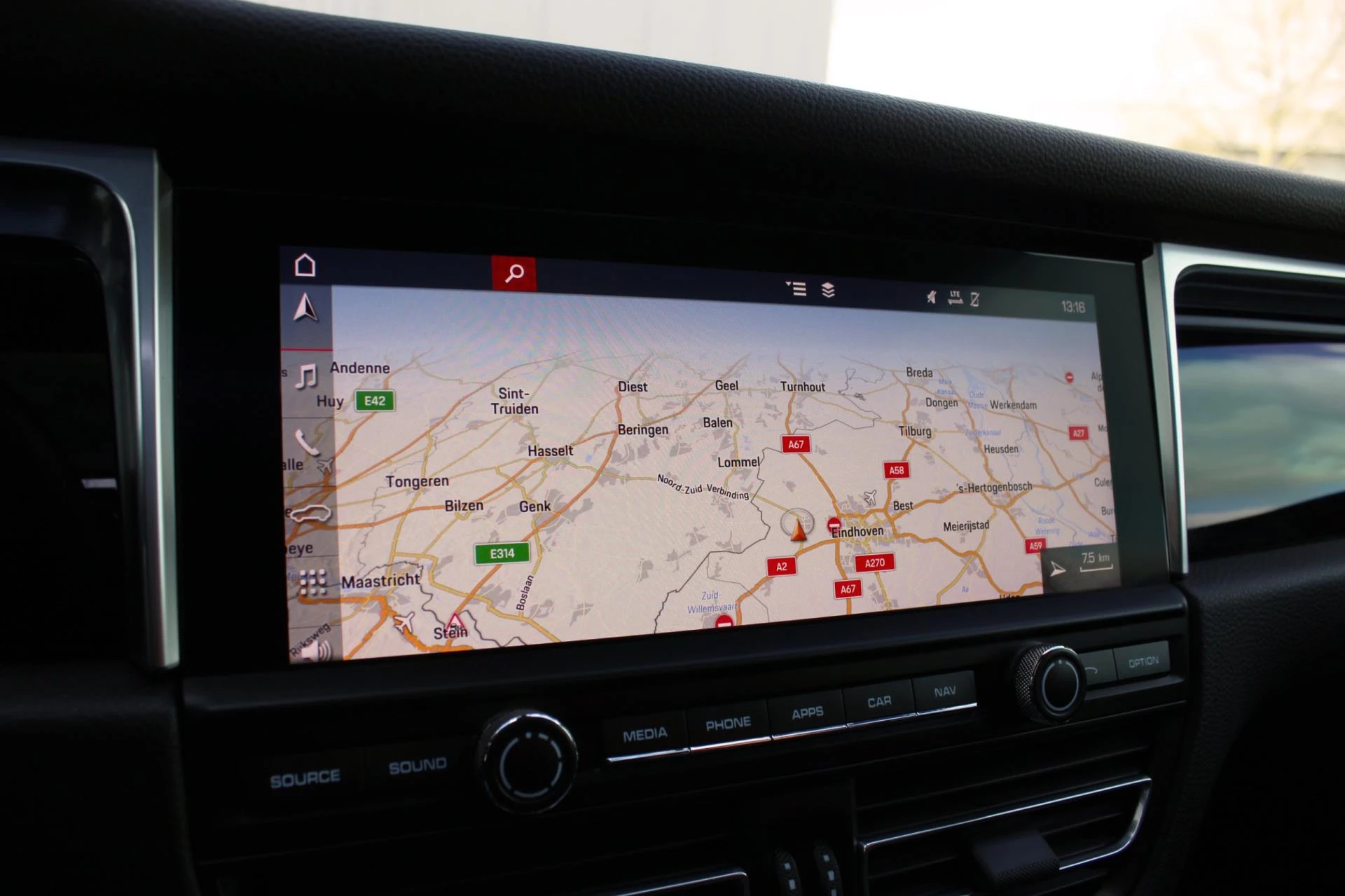 Hoofdafbeelding Porsche Macan