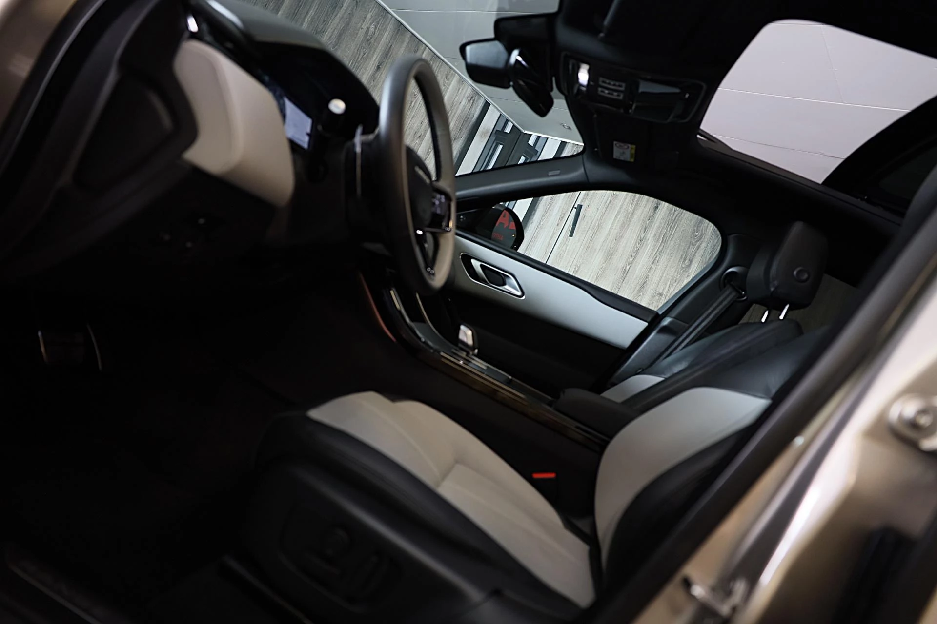 Hoofdafbeelding Land Rover Range Rover Velar