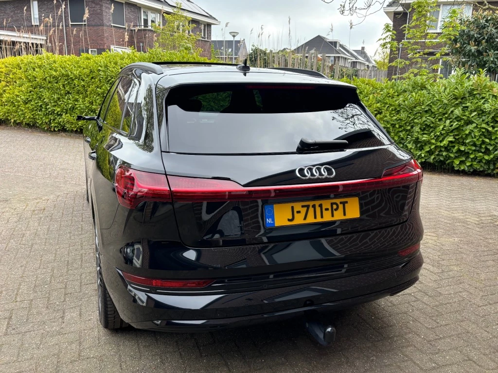 Hoofdafbeelding Audi e-tron