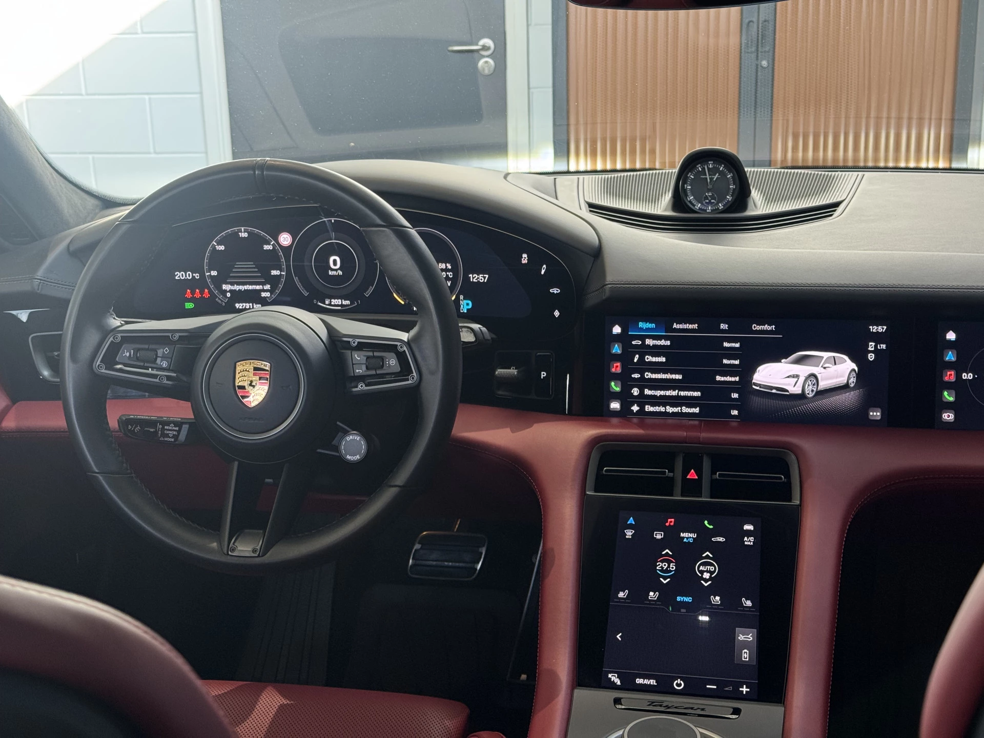 Hoofdafbeelding Porsche Taycan