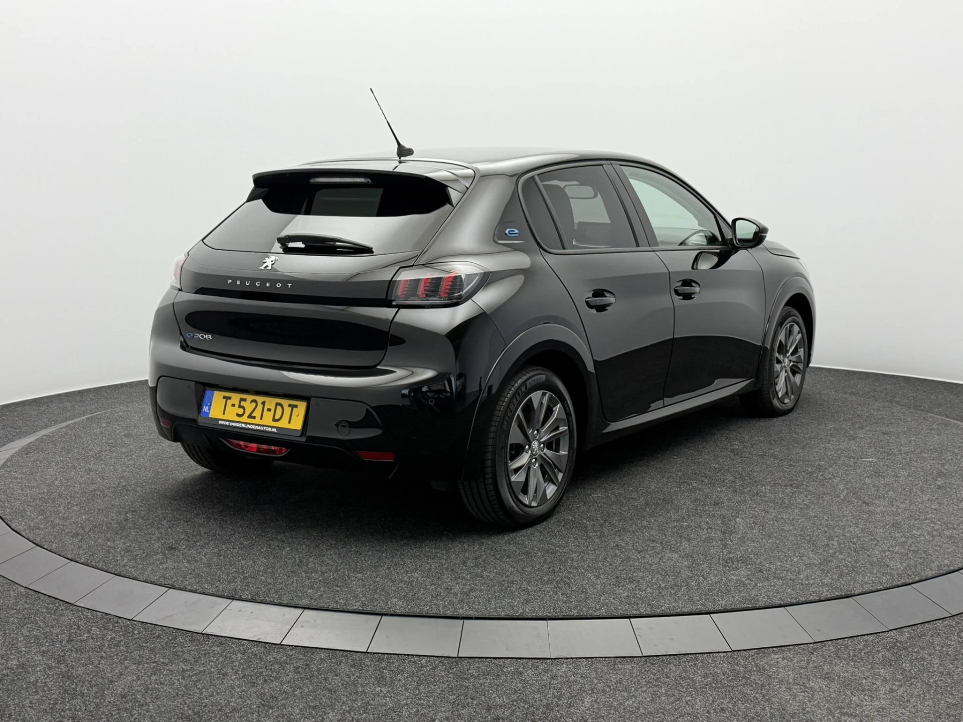 Hoofdafbeelding Peugeot e-208