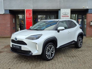 Toyota Yaris Cross 1.5 Hybrid EXECUTIVE TREKHAAK 360°CAMERA STOEL/STUURVERW BLIND SPOT 4S-BANDEN NAVI PARK-SENSOREN CLIMA APPLE/ANDROID 18'' LM-VELGEN