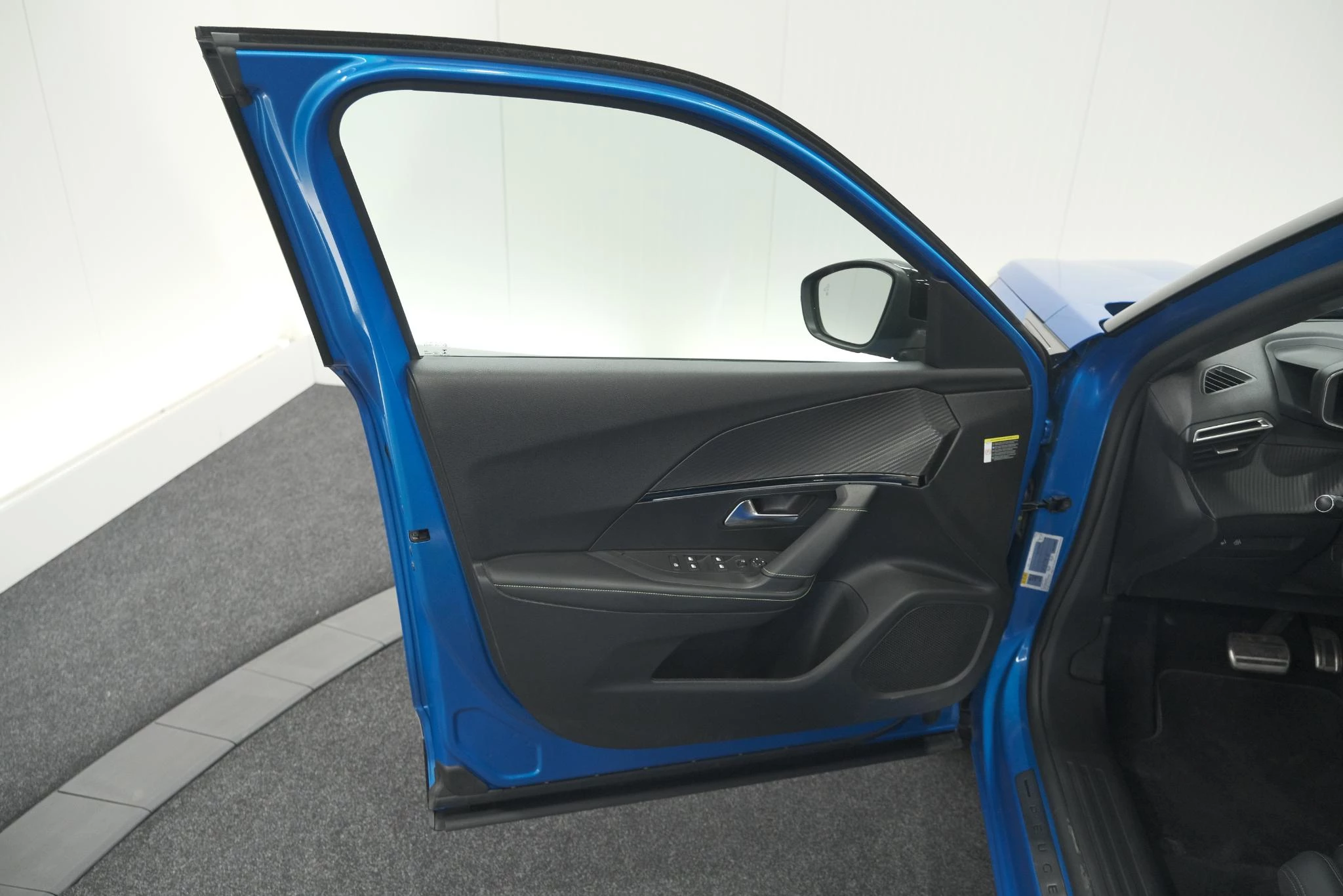 Hoofdafbeelding Peugeot e-2008