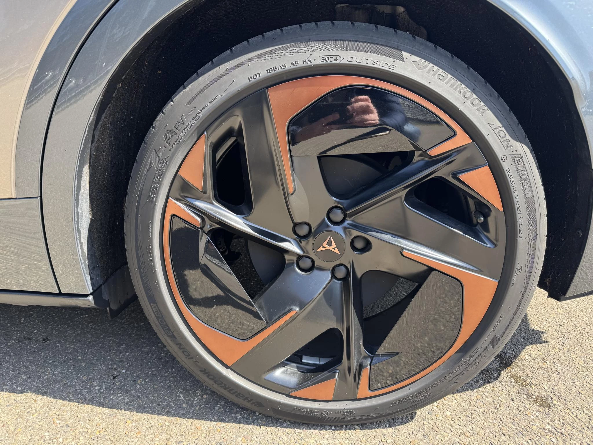 Hoofdafbeelding CUPRA Tavascan