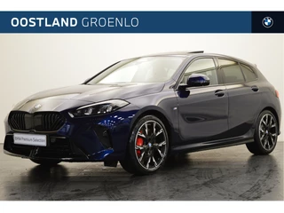 Hoofdafbeelding BMW 1 Serie BMW 1 Serie 120 M Sport Automaat / Panoramadak / Sportstoelen / Adaptieve LED / M Adaptief onderstel / Comfort Access / Stuurverwarming