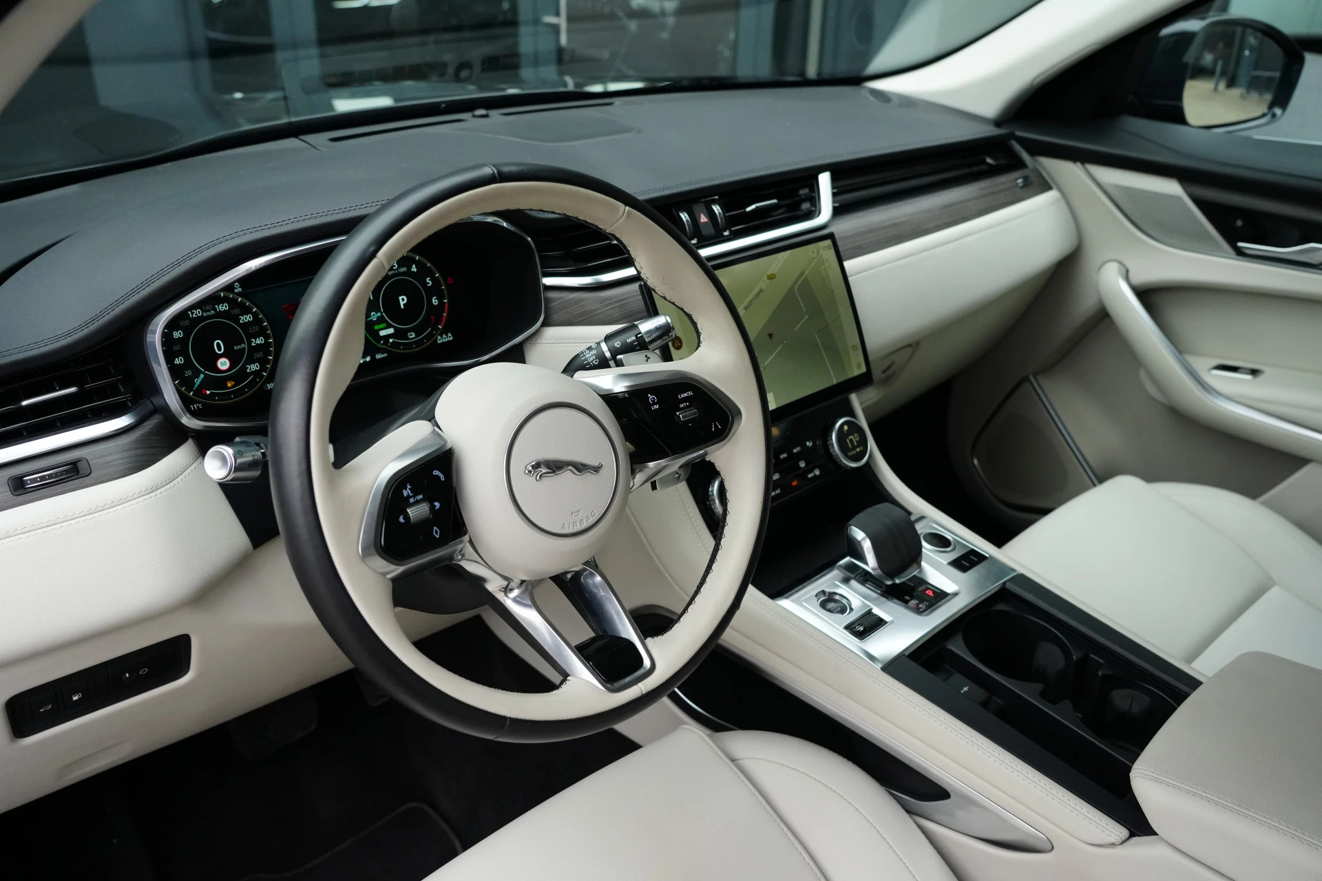 Hoofdafbeelding Jaguar F-PACE