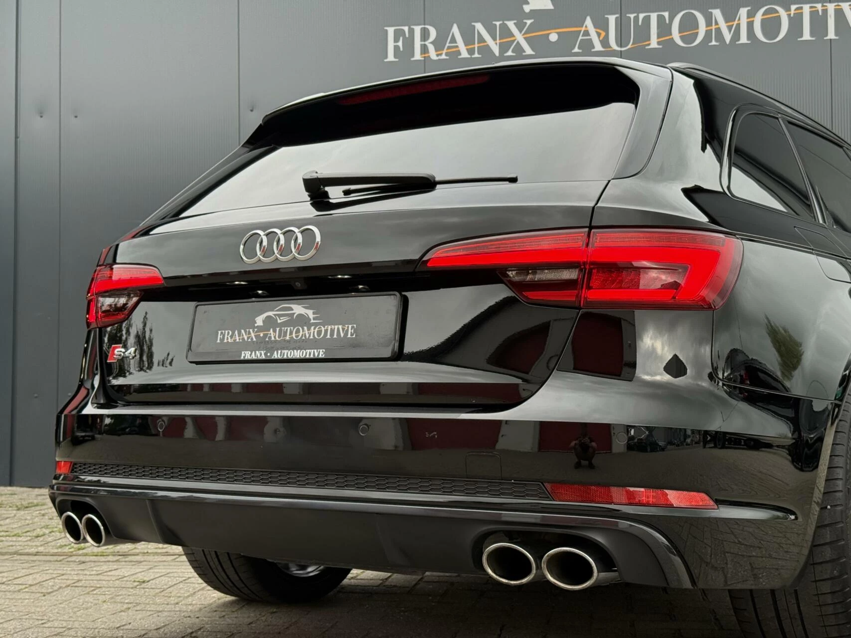 Hoofdafbeelding Audi S4