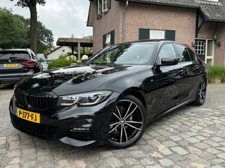 BMW 3 Serie 320 i autom M-pakket ecc,led,schuifdak,zwartsportleer,lmv,navi,apple