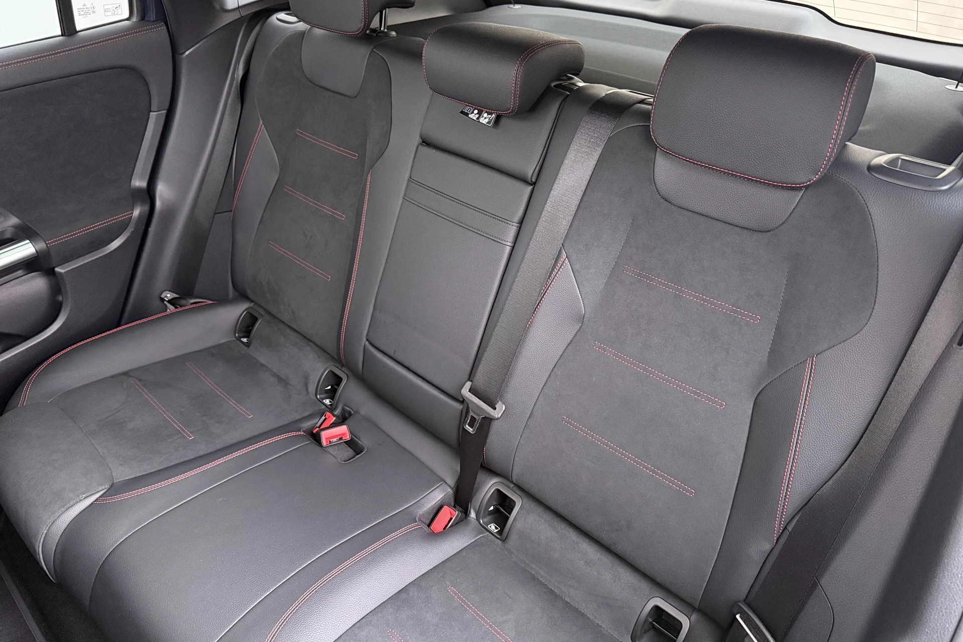 Hoofdafbeelding Mercedes-Benz EQA