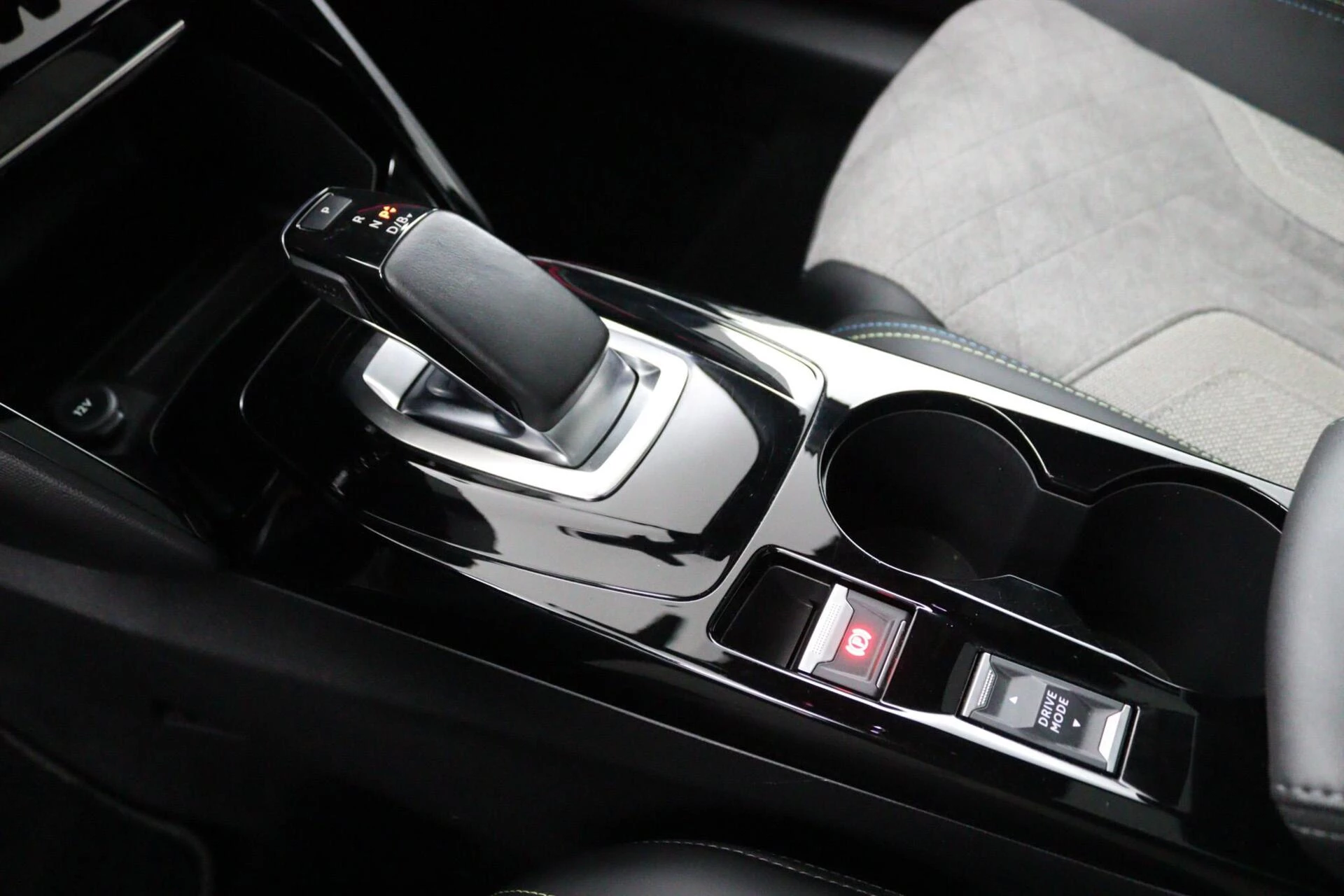 Hoofdafbeelding Peugeot e-208