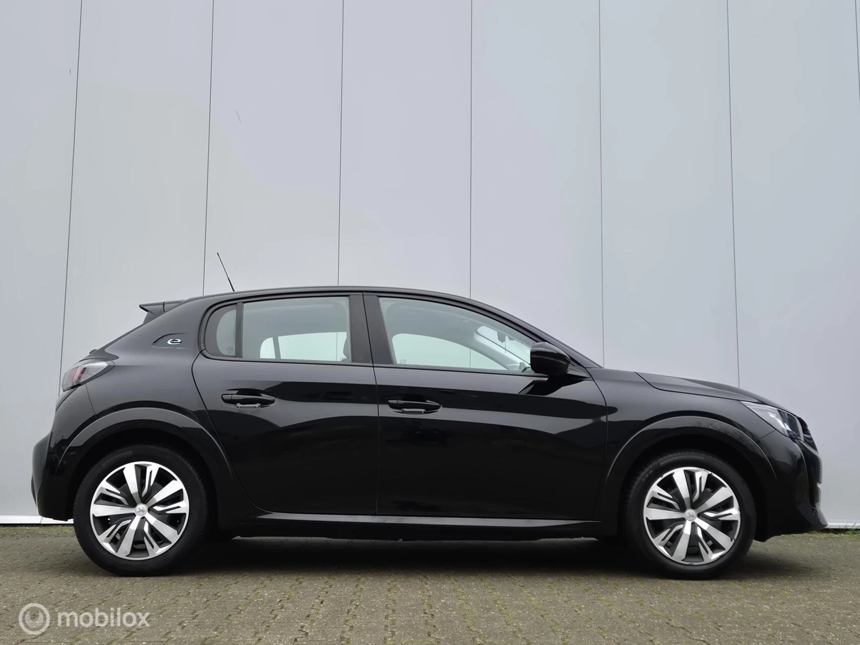 Hoofdafbeelding Peugeot e-208