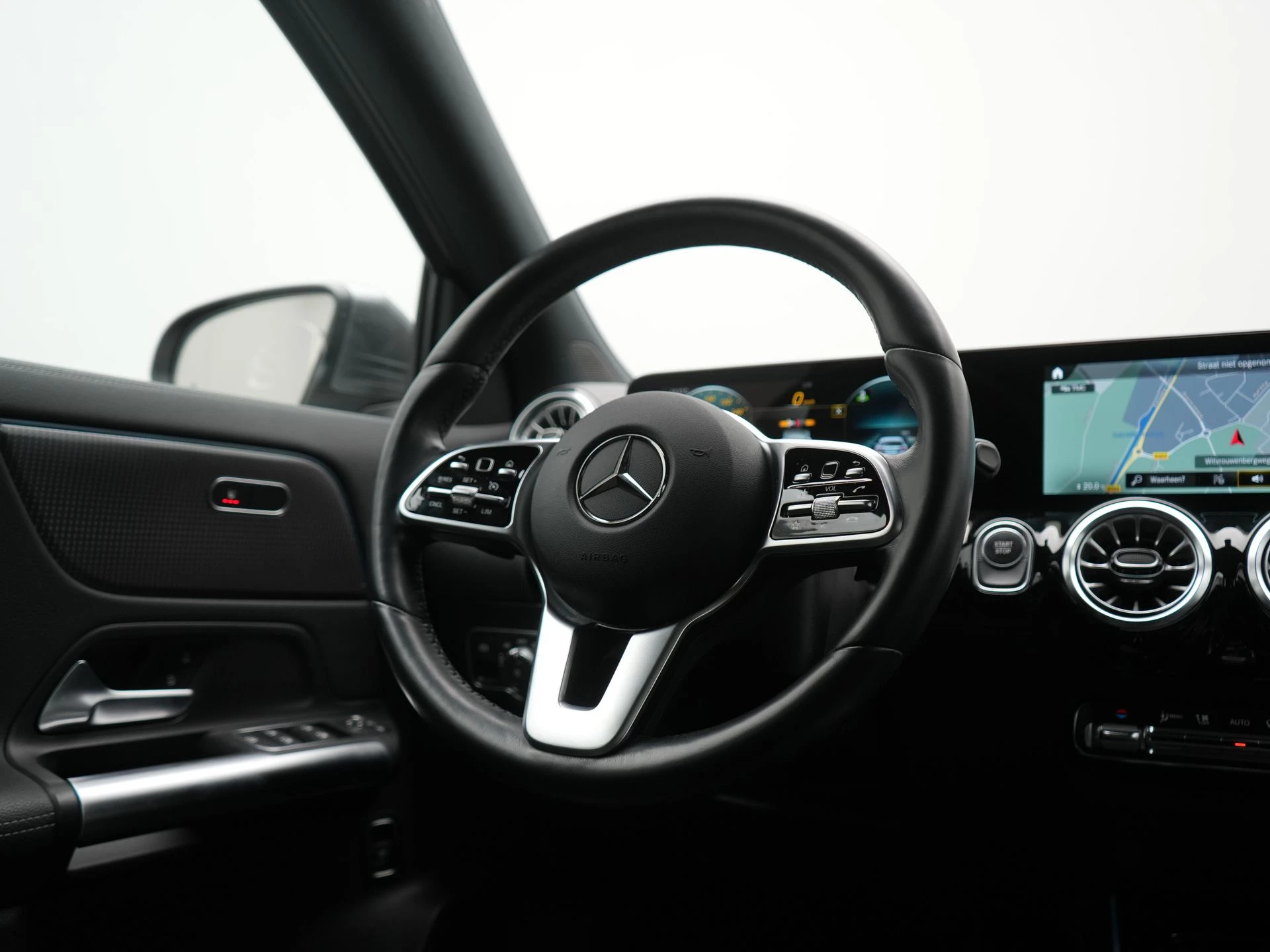 Hoofdafbeelding Mercedes-Benz EQA