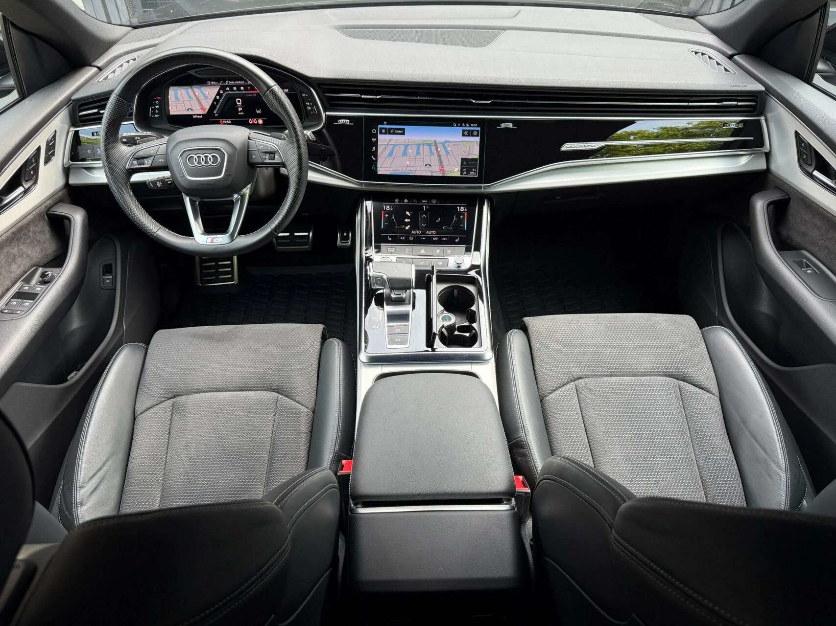 Hoofdafbeelding Audi Q8