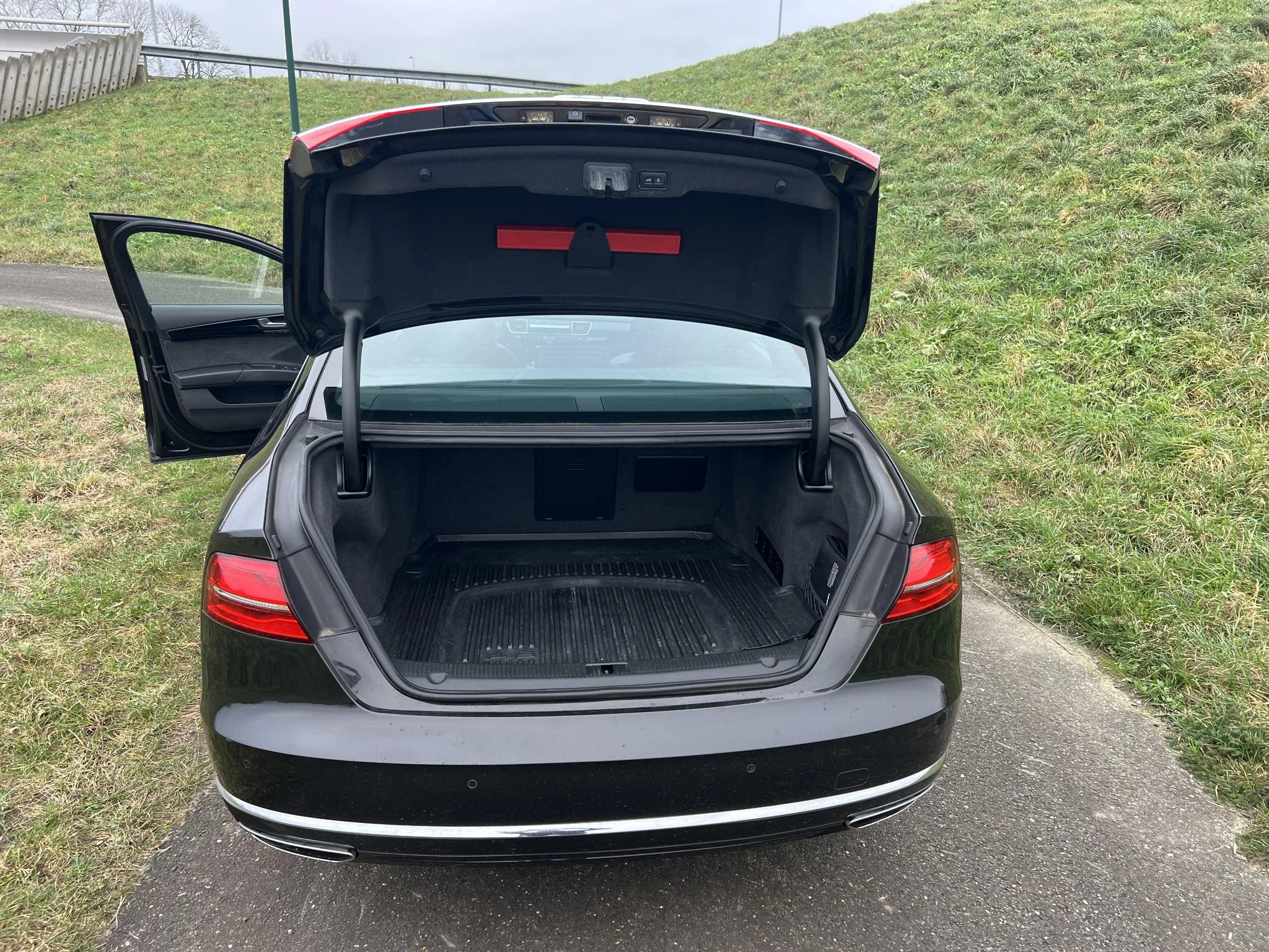 Hoofdafbeelding Audi A8