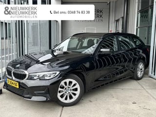 BMW 3 Serie Touring 318i Executive Edition | AUTOMAAT | CARPLAY/ANDROID | NAVI | CRUISE CONTROL | CLIMATE CONTROL | PDC V+A | LMV | STOELVERWARMING | ELEKTR. ACHTERKLEP | LICHT+REGEN SENSOR | LED | BLUETOOTH