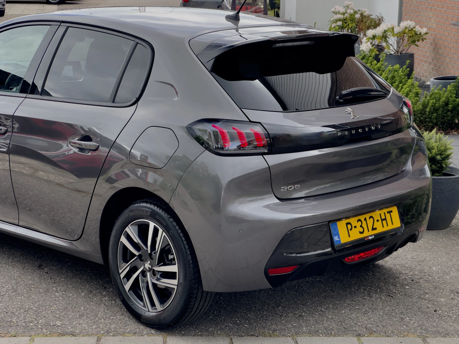 Hoofdafbeelding Peugeot 208