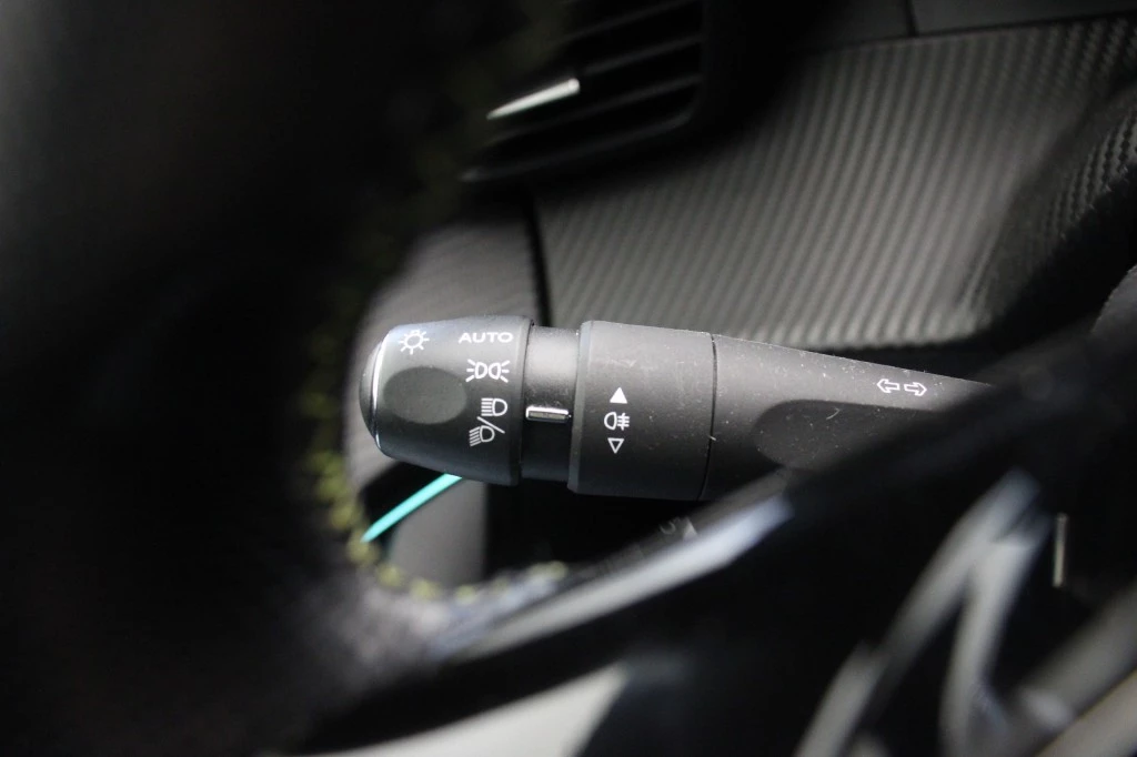 Hoofdafbeelding Peugeot e-208