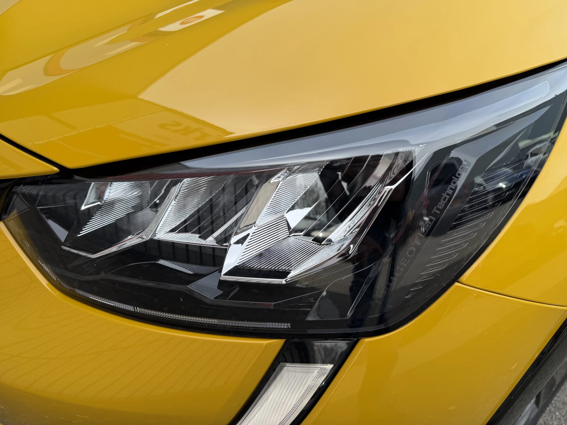 Hoofdafbeelding Peugeot e-208