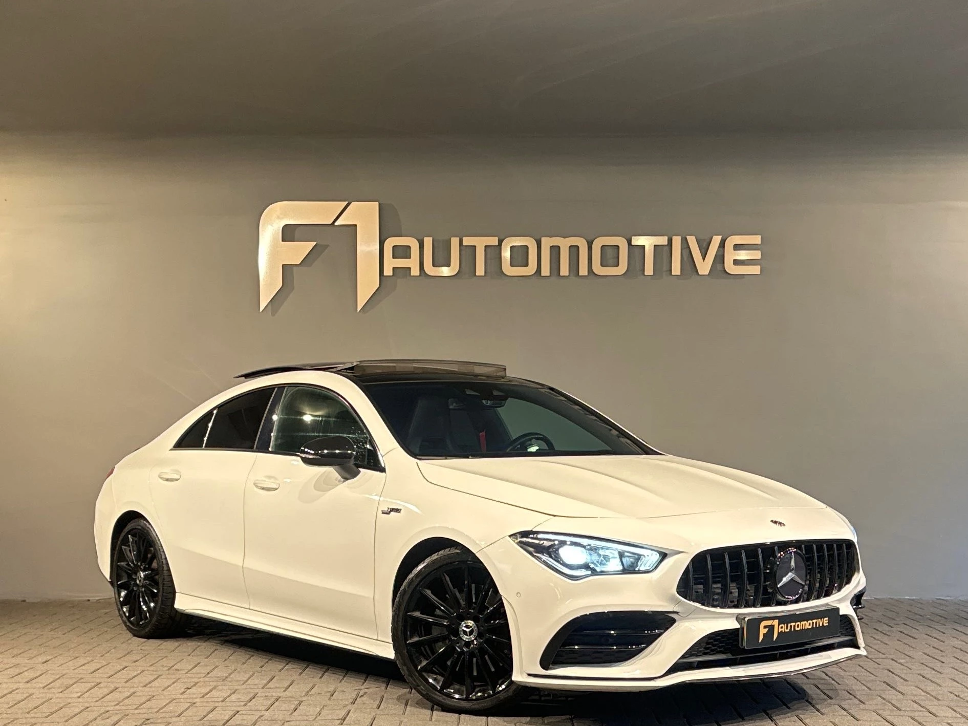 Hoofdafbeelding Mercedes-Benz CLA