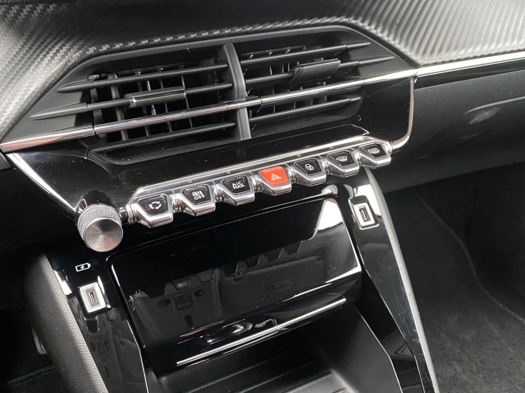 Hoofdafbeelding Peugeot e-208