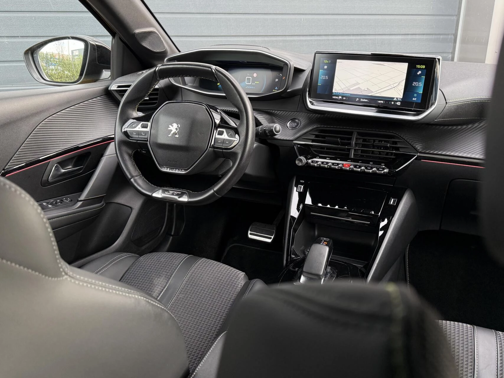 Hoofdafbeelding Peugeot e-208