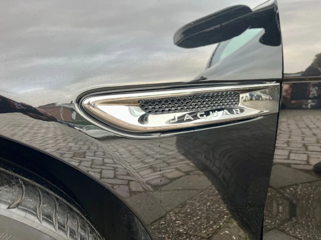 Hoofdafbeelding Jaguar XE