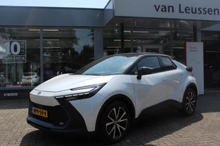 Toyota C-HR 1.8 HYBRID 140 DYNAMIC BI-TONE EL-A.KLEP STUUR STOEL&WISSERVERW. 18"LM-VELGEN SENSOREN V+A LED DAB