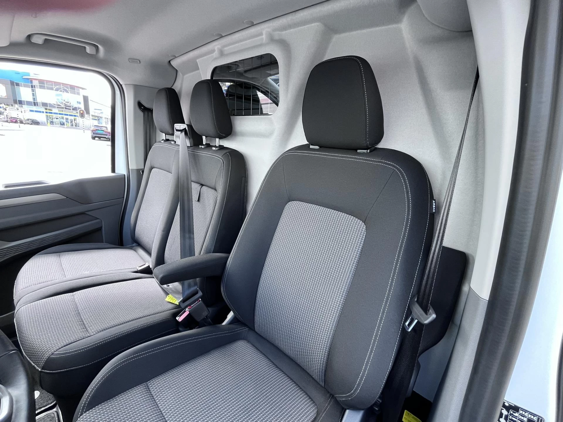 Hoofdafbeelding Volkswagen T7 170 pk Automaat , 18" LMV LED PDC v+a 13"Radiosysteem, alarm