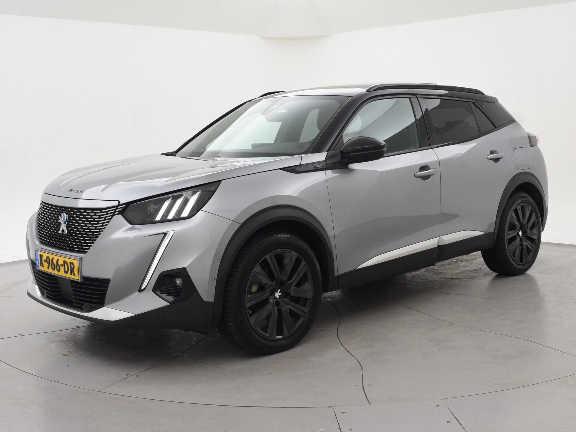 Hoofdafbeelding Peugeot e-2008