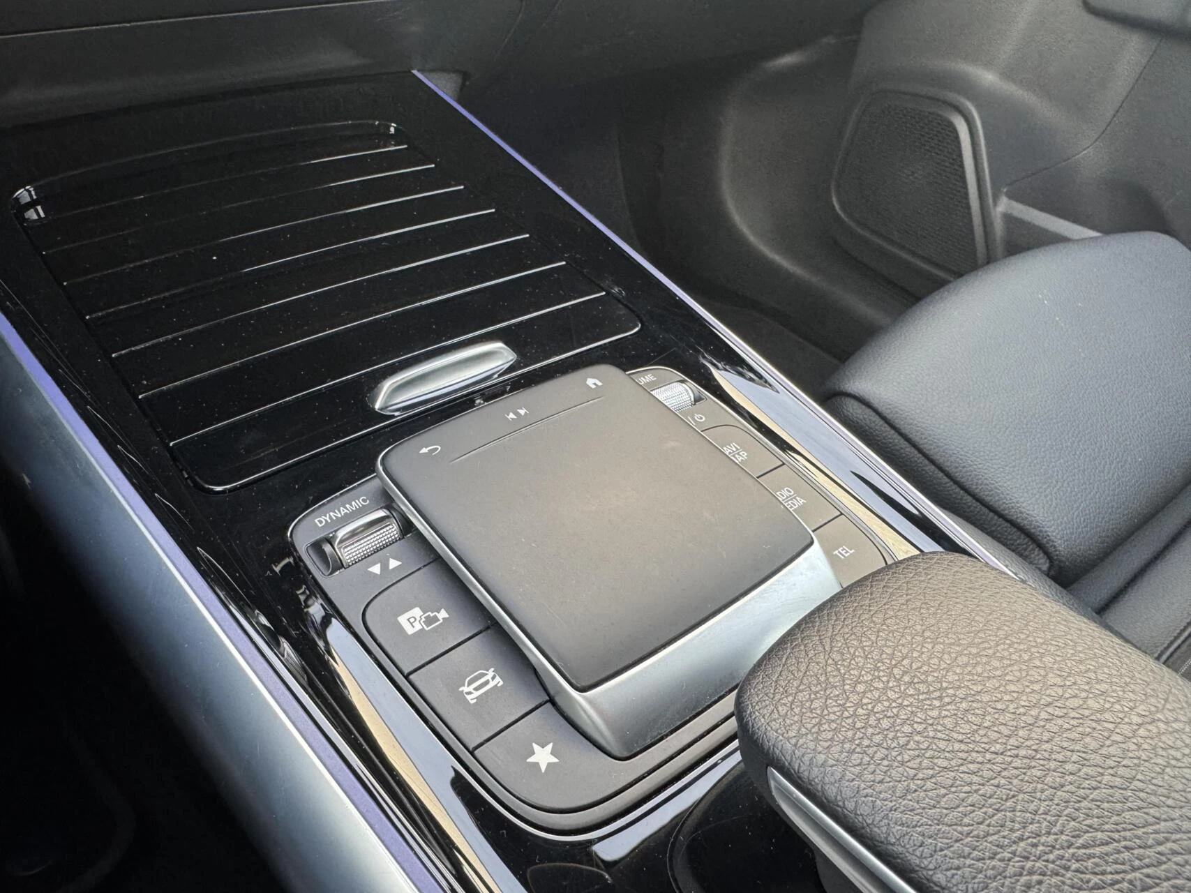 Hoofdafbeelding Mercedes-Benz EQA